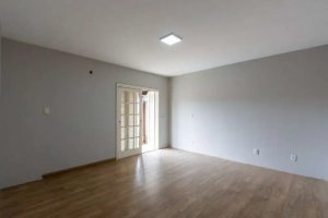 Casa com 250m², 4 dormitórios no bairro Serraria em Porto Alegre para Alugar