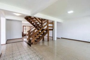 Casa com 250m², 4 dormitórios no bairro Serraria em Porto Alegre para Alugar