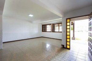 Casa com 250m², 4 dormitórios no bairro Serraria em Porto Alegre para Alugar