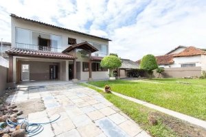 Casa com 250m², 4 dormitórios no bairro Serraria em Porto Alegre para Alugar