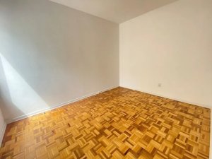 Casa com 270m², 4 dormitórios no bairro Rio Branco em Porto Alegre para Alugar