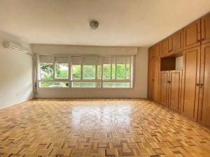 Casa com 270m², 4 dormitórios no bairro Rio Branco em Porto Alegre para Alugar