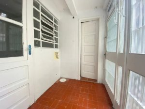 Casa com 270m², 4 dormitórios no bairro Rio Branco em Porto Alegre para Alugar