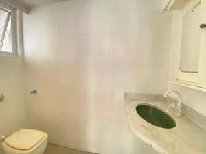Casa com 270m², 4 dormitórios no bairro Rio Branco em Porto Alegre para Alugar