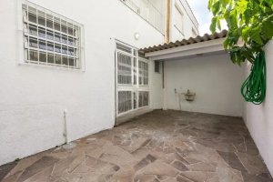 Casa com 270m², 4 dormitórios no bairro Rio Branco em Porto Alegre para Alugar