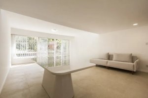 Casa com 270m², 4 dormitórios no bairro Rio Branco em Porto Alegre para Alugar