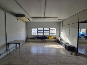 Depósito com 2.000m² no bairro Navegantes em Porto Alegre para Alugar
