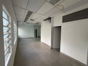 Loja com 280m² no bairro Sarandi em Porto Alegre para Alugar