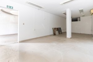 Prédio Comercial com 1.200m² no bairro Navegantes em Porto Alegre para Alugar