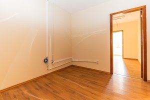 Prédio Comercial com 1.200m² no bairro Navegantes em Porto Alegre para Alugar