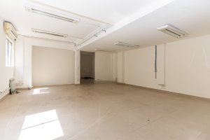 Prédio Comercial com 1.200m² no bairro Navegantes em Porto Alegre para Alugar