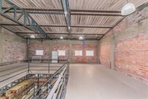 Depósito com 440m² no bairro Navegantes em Porto Alegre para Alugar