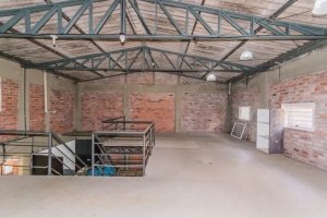 Depósito com 440m² no bairro Navegantes em Porto Alegre para Alugar
