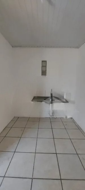 Depósito com 440m² no bairro Navegantes em Porto Alegre para Alugar