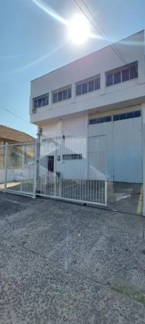 Depósito com 440m² no bairro Navegantes em Porto Alegre para Alugar