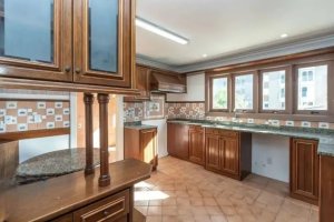 Casa com 400m², 4 dormitórios no bairro Menino Deus em Porto Alegre para Alugar