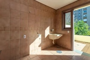 Casa com 400m², 4 dormitórios no bairro Menino Deus em Porto Alegre para Alugar