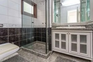 Casa com 400m², 4 dormitórios no bairro Menino Deus em Porto Alegre para Alugar