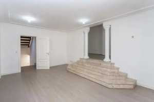 Casa com 400m², 4 dormitórios no bairro Menino Deus em Porto Alegre para Alugar