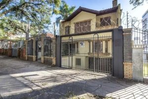 Casa com 400m², 4 dormitórios no bairro Menino Deus em Porto Alegre para Alugar