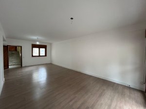 Apartamento com 75m², 1 dormitório no bairro Medianeira em Porto Alegre para Alugar