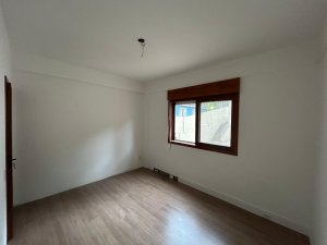 Apartamento com 75m², 1 dormitório no bairro Medianeira em Porto Alegre para Alugar
