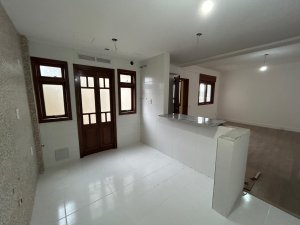 Apartamento com 75m², 1 dormitório no bairro Medianeira em Porto Alegre para Alugar