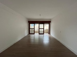 Apartamento com 75m², 1 dormitório no bairro Medianeira em Porto Alegre para Alugar