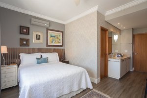 Apartamento com 220m², 3 dormitórios no bairro São João em Porto Alegre para Alugar