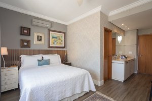 Apartamento com 220m², 3 dormitórios no bairro São João em Porto Alegre para Alugar