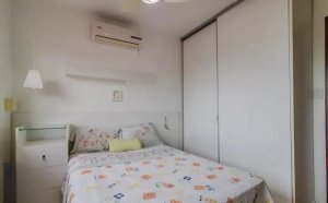 Casa com 330m², 3 dormitórios no bairro Medianeira em Porto Alegre para Alugar