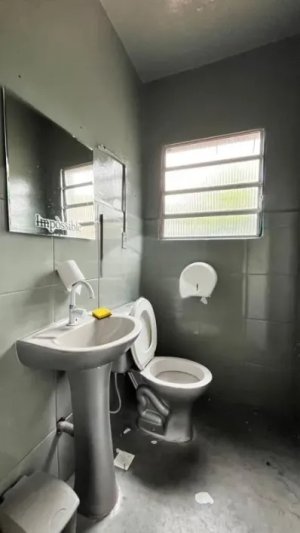 Depósito com 230m² no bairro Jardim Botânico em Porto Alegre para Alugar