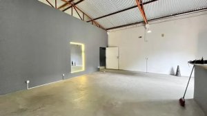 Depósito com 230m² no bairro Jardim Botânico em Porto Alegre para Alugar