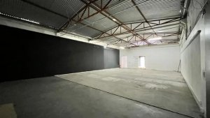 Depósito com 230m² no bairro Jardim Botânico em Porto Alegre para Alugar