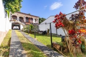 Casa com 311m², 3 dormitórios no bairro Tristeza em Porto Alegre para Alugar