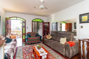 Casa com 311m², 3 dormitórios no bairro Tristeza em Porto Alegre para Alugar