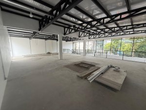 Loja com 250m² no bairro Auxiliadora em Porto Alegre para Alugar