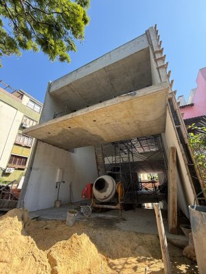 Loja com 430m² no bairro Auxiliadora em Porto Alegre para Alugar
