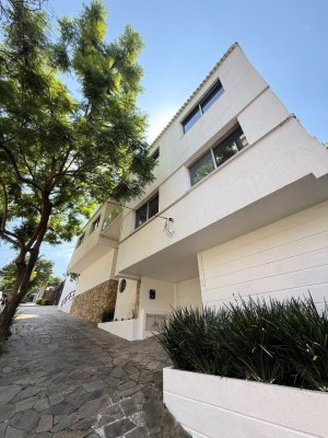 Casa comercial com 460m² no bairro Auxiliadora em Porto Alegre para Alugar