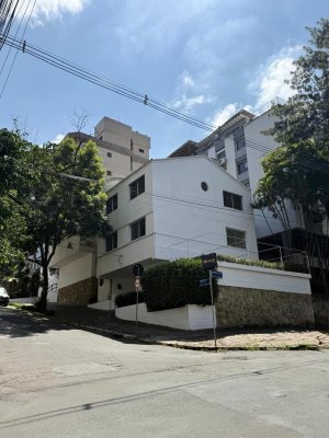 Casa comercial com 460m² no bairro Auxiliadora em Porto Alegre para Alugar