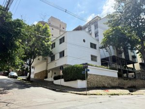 Casa comercial com 460m² no bairro Auxiliadora em Porto Alegre para Alugar