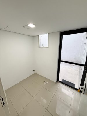 Casa comercial com 460m² no bairro Auxiliadora em Porto Alegre para Alugar