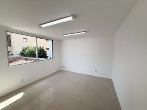 Casa comercial com 460m² no bairro Auxiliadora em Porto Alegre para Alugar
