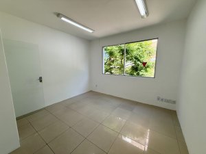 Casa comercial com 460m² no bairro Auxiliadora em Porto Alegre para Alugar