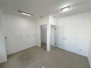 Casa comercial com 460m² no bairro Auxiliadora em Porto Alegre para Alugar