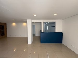 Casa comercial com 460m² no bairro Auxiliadora em Porto Alegre para Alugar