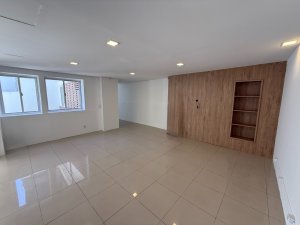 Casa comercial com 460m² no bairro Auxiliadora em Porto Alegre para Alugar