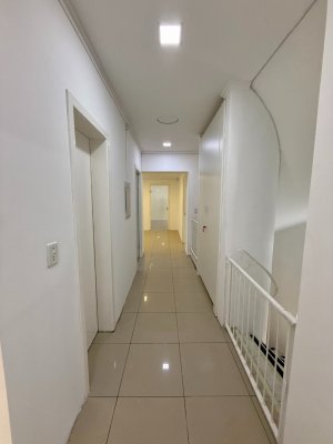 Casa comercial com 460m² no bairro Auxiliadora em Porto Alegre para Alugar