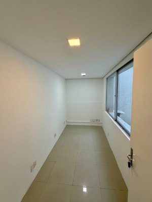 Casa comercial com 460m² no bairro Auxiliadora em Porto Alegre para Alugar