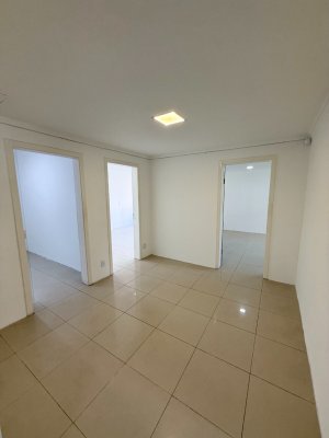 Casa comercial com 460m² no bairro Auxiliadora em Porto Alegre para Alugar
